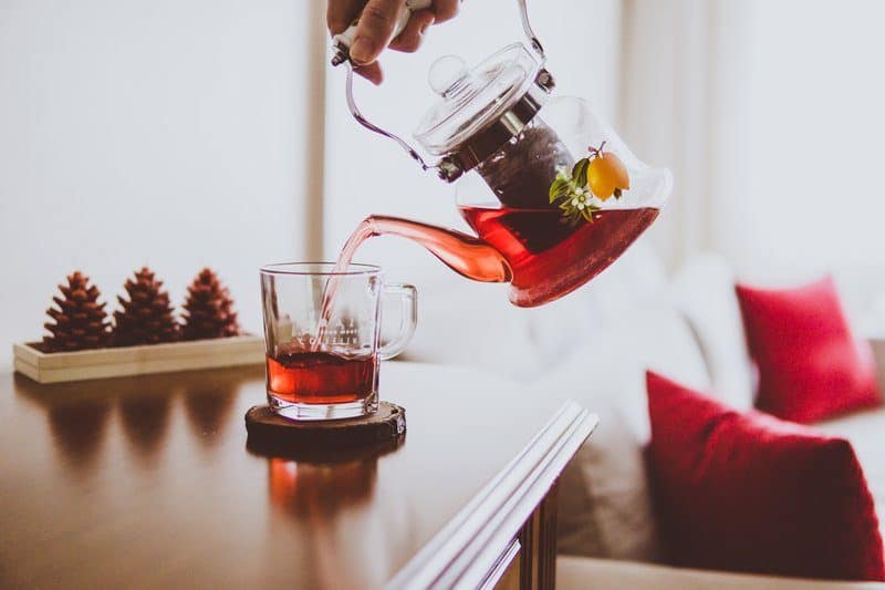 A Cute Teapot With Built-In Tea Infuser 